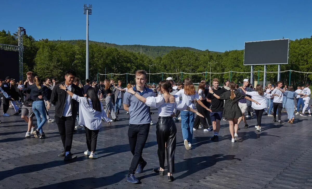 Выпускной 2021 Южно-Сахалинск. Городской выпускной 2023 Южно-Сахалинск. Выпускной бал Южно-Сахалинск. Южно Сахалинск выпускной.