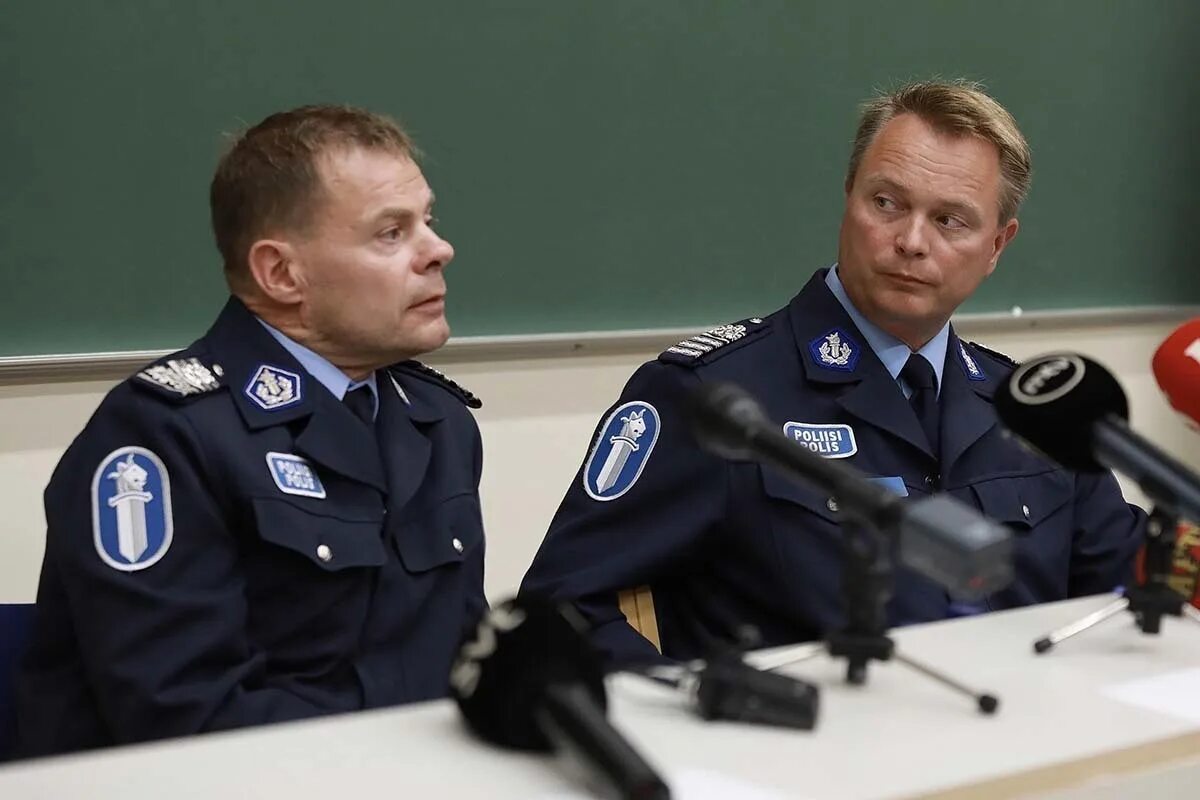 Безопасность финляндии. Полиция Финляндии. Форма полиции Финляндии. Форма финских полицейских. Финская полиция.