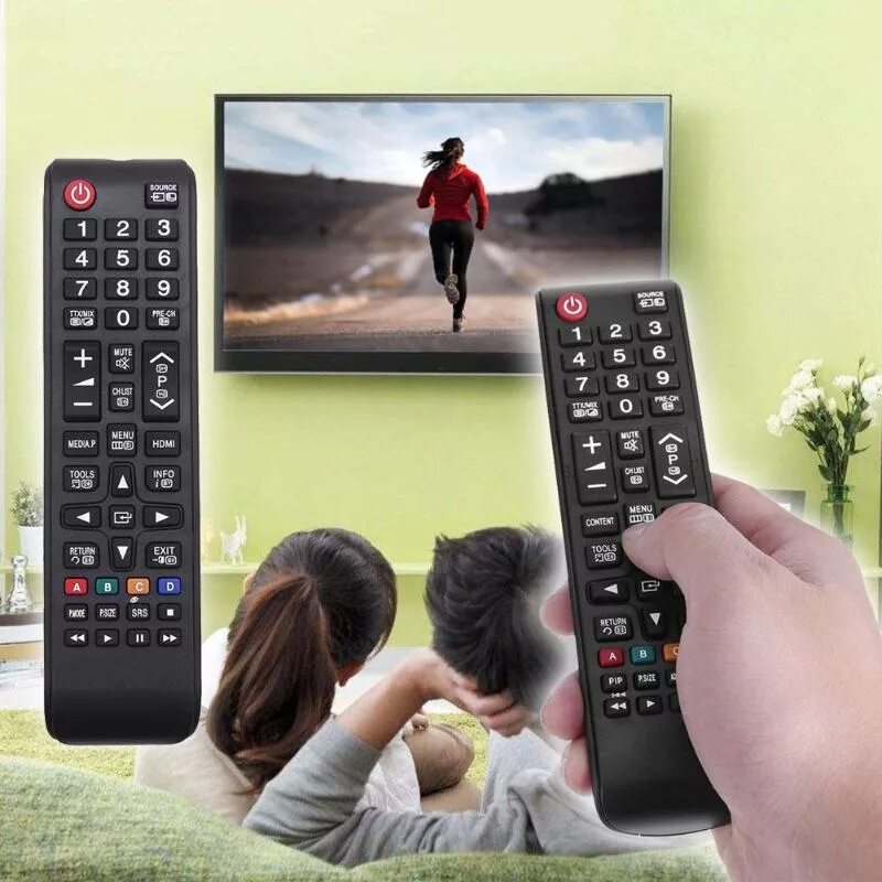 Пульт управления android tv smart tv телевизора. Logitech harmony touch (915-000200). Пульт в телефоне для телевизора. Пульт управления телевизором с телефона. Рука с пультом.