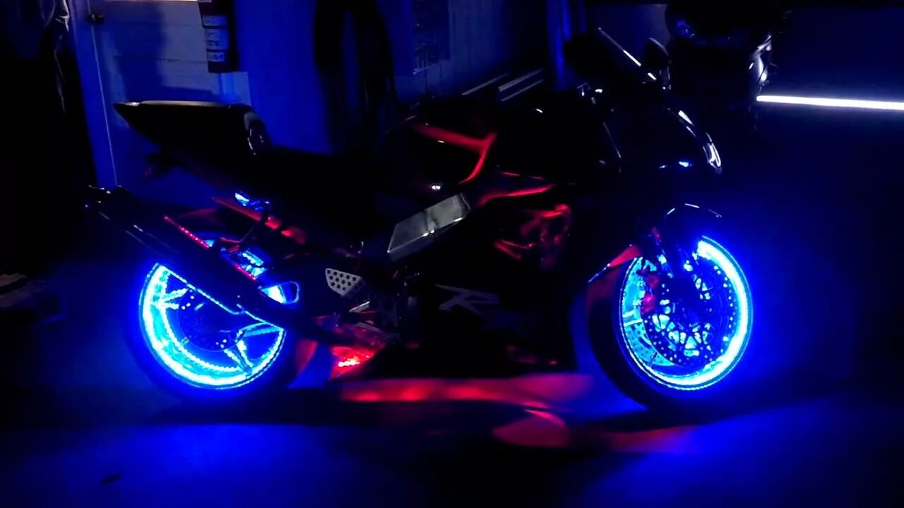 Мотоцикл светятся. Подсветка мотоцикла cb400. Yamaha r6 2005 неоновая подсветка. Подсветка мотоцикла Honda CB 400. CB 400 С подсветкой.