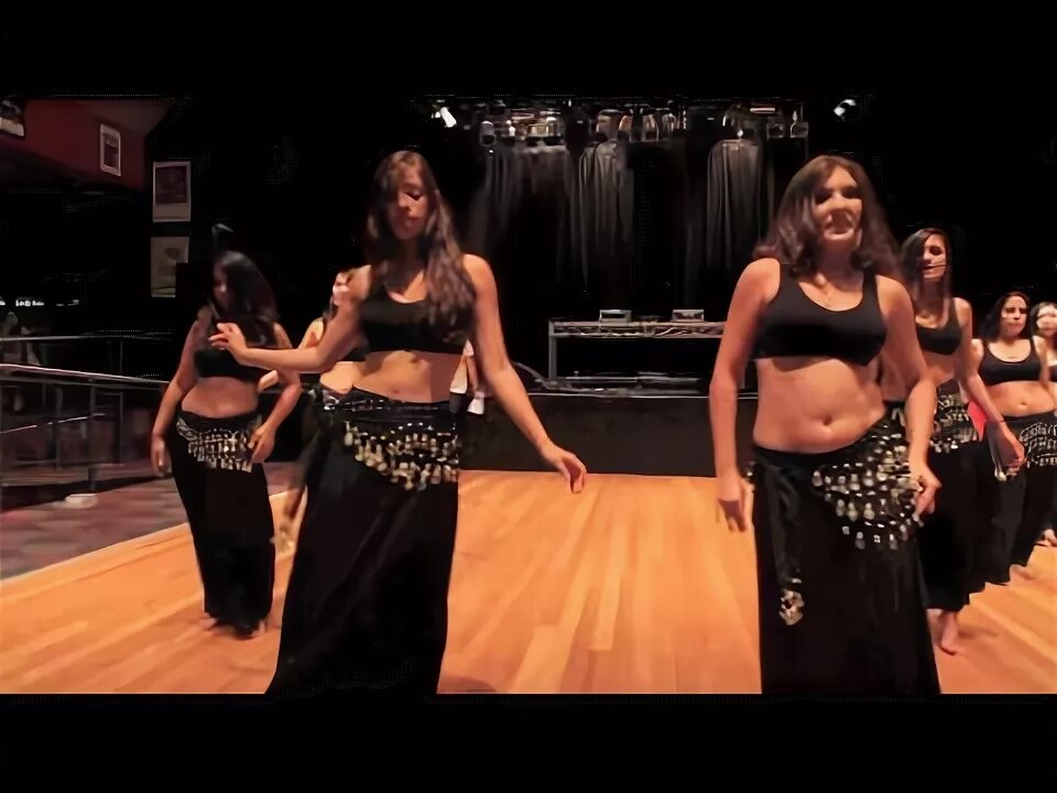 Mezdeke - Shik Shak Shok. Shik Shak Shok belly Dance дети. Четыре свадьбы танец живота. Танец живота на улице в городе. Как переводится shik shak shak