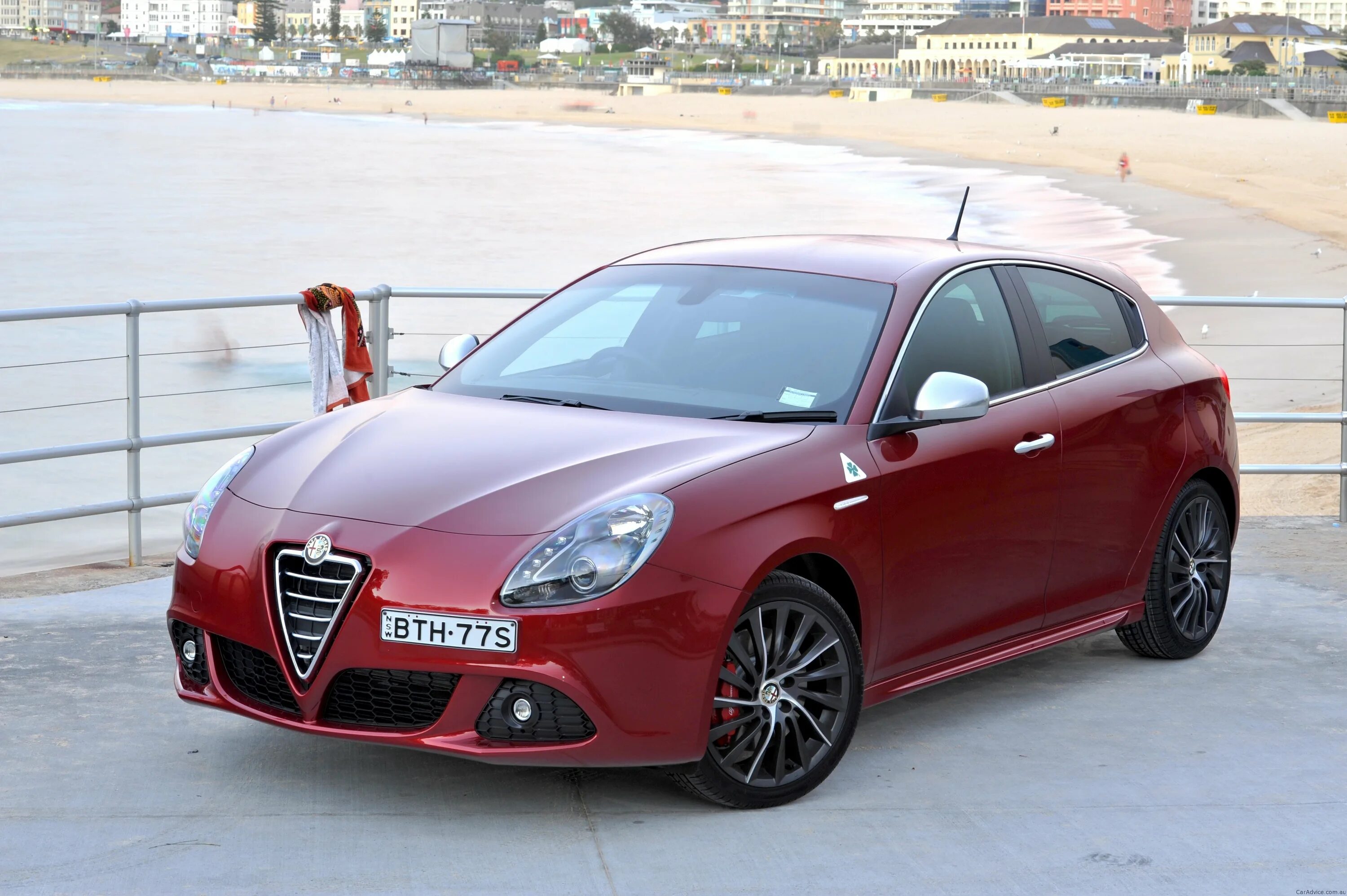 Альфа ромео авито. Alfa Romeo Giulietta. Alfa Romeo Giulietta 2015. Альфа Ромео Гиулиетта. Машина Alfa Romeo Giulietta.