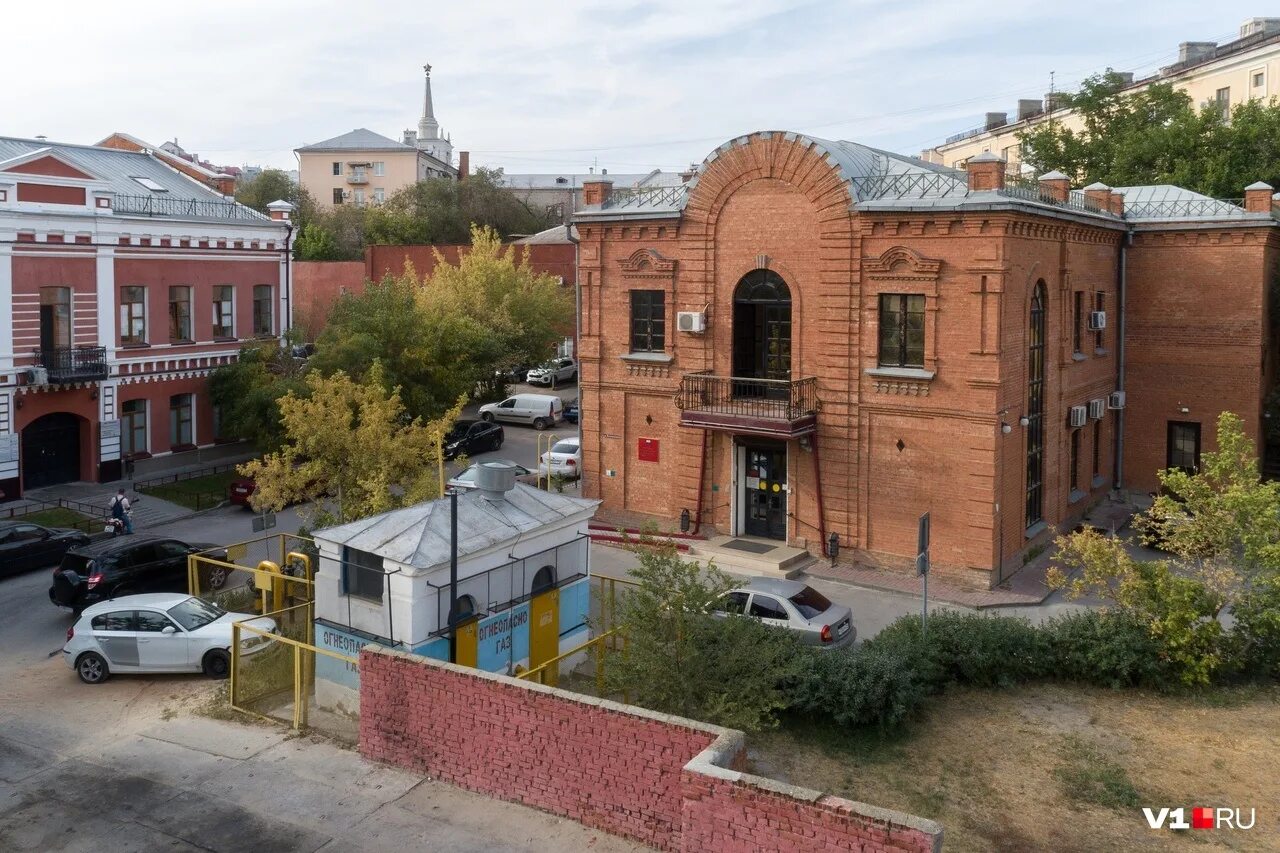 царицынские здания в волгограде. баррикадная 1г волгоград царицынская. школа царицынская 1. г. гостиница царицынская волгоград фото.
