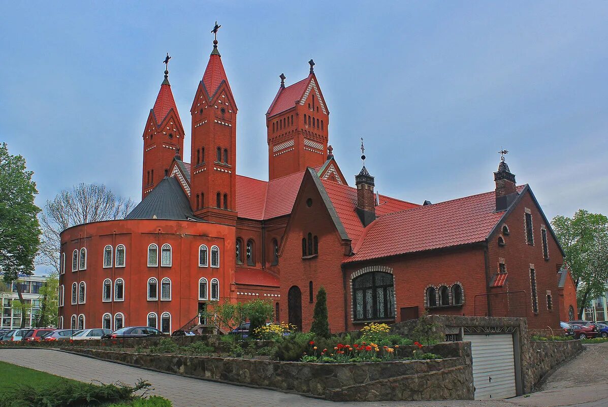 костел святых симеона и елены. красный костел минск. костёл святого симеона и святой елены. костёл святого симеона и елены минск. красный костел минск.