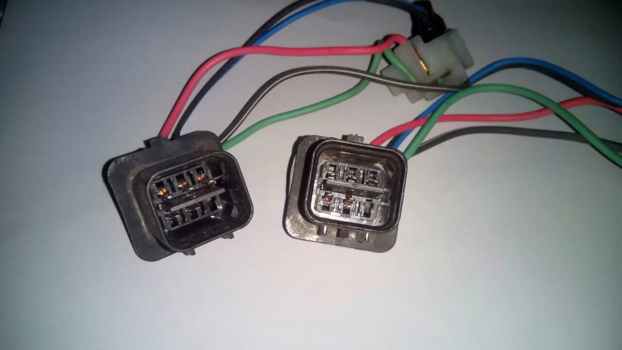 Колодка подключения фары CARGEN AX338 Разъем 180913 (3pin) 3 контакта подключения ламп H4 для Audi, Chevr