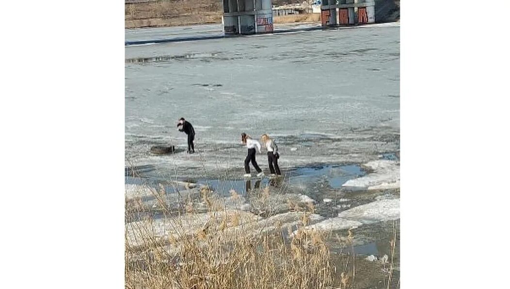 Лед 3 набережные челны. Каток замелекесье набережные челны. Каток на майдане набережные челны. Каток набережные челны. Тулпар, набережные челны, московский проспект.