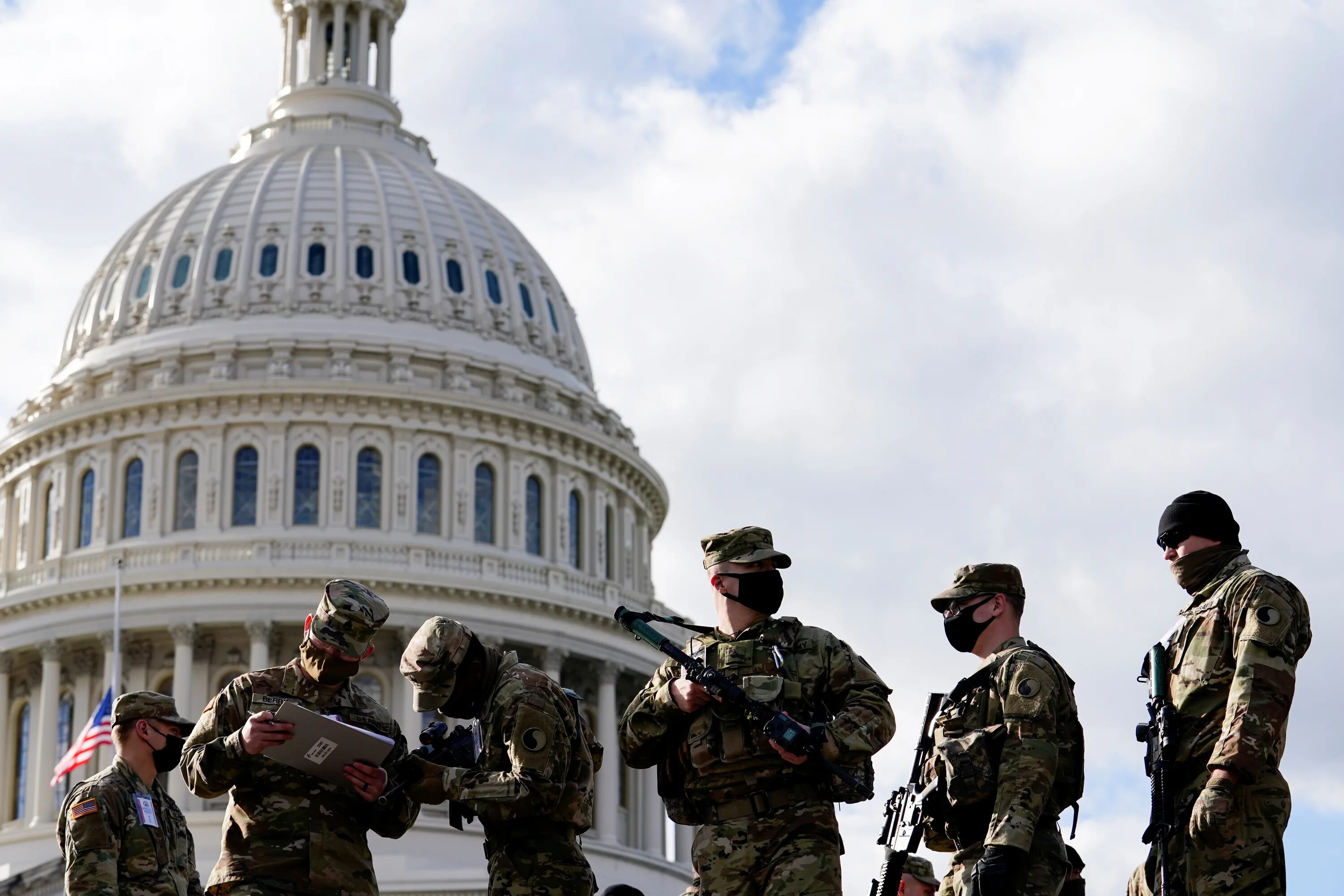 Национальная гвардия США В Капитолии. Армия национальной гвардии США. Белый дом США Вашингтон Капитолий. Штурм Капитолия 2021.