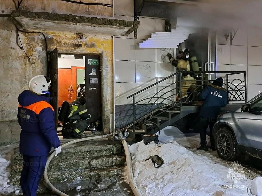 Пожар в магадане. Озон мем. Прикольная картинка озон уничтожен. Пожар в мурманске сегодня. В балахне сгорел вайлдберриз.