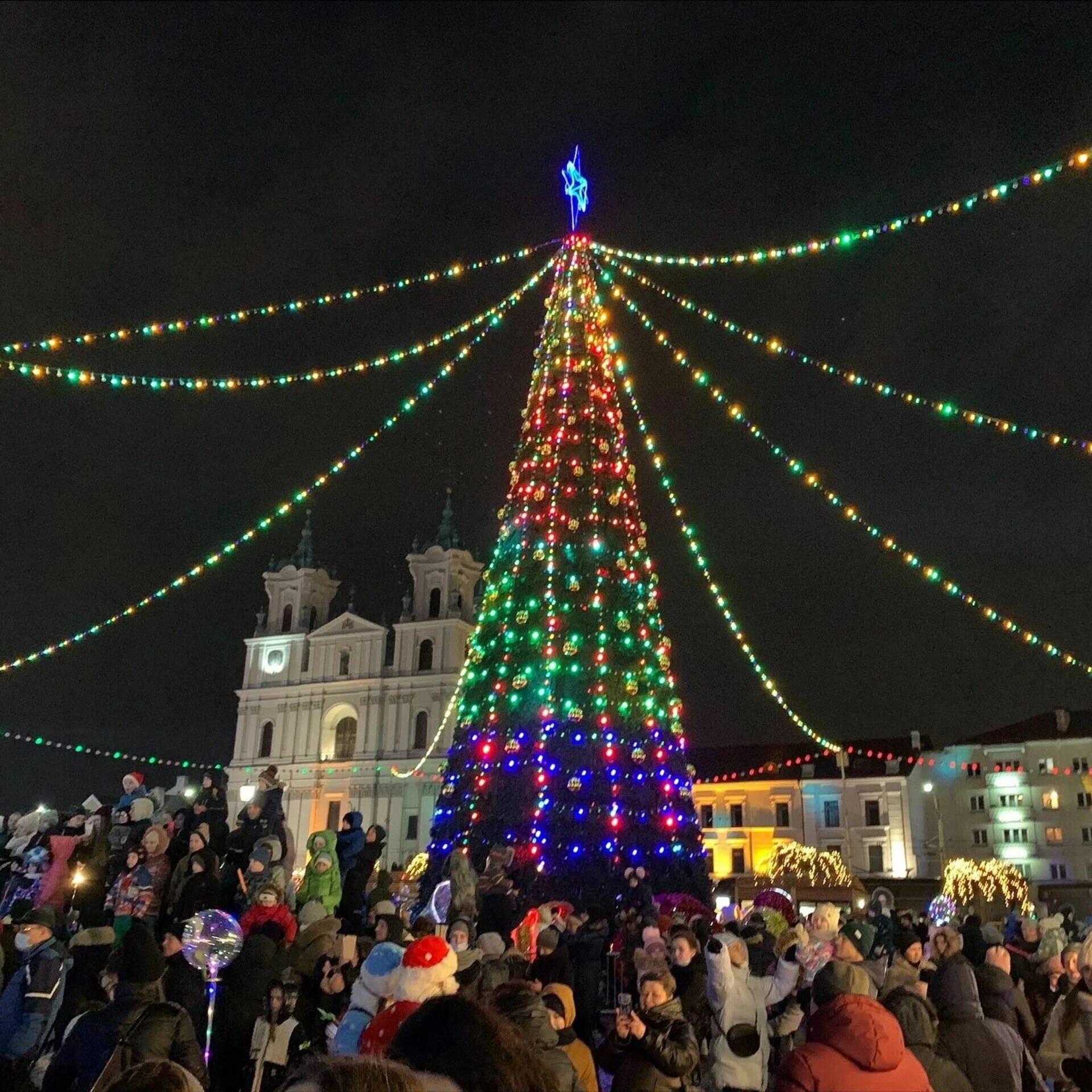 Новогодняя программа гродно. Новогодняя программа гродно. Новогодние мероприятия в вольске. Рождественский гродно. Рождественский гродно.