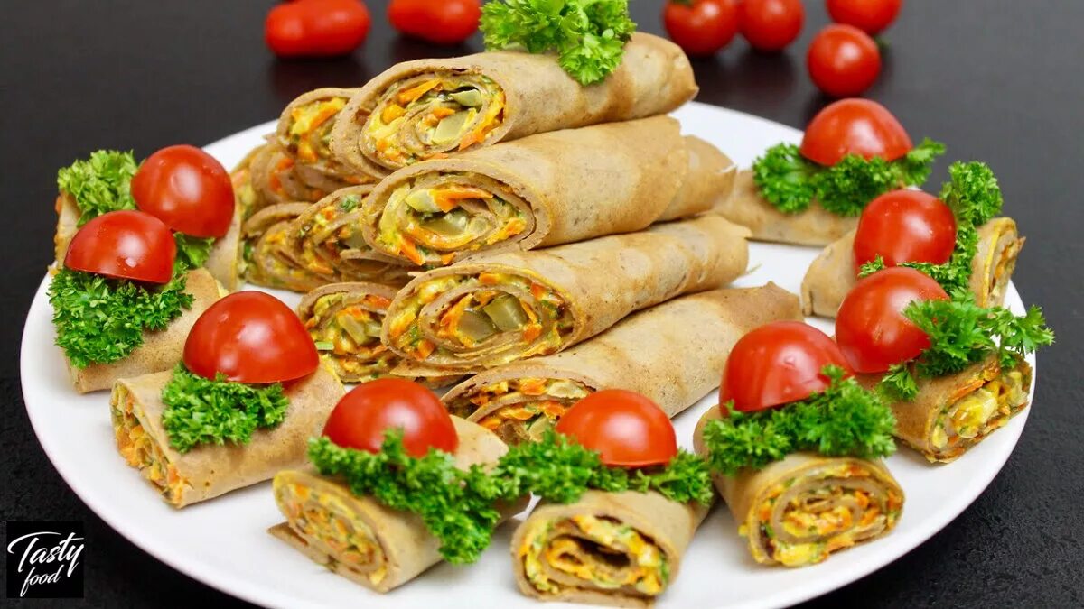 Закуски с блинами фото. Закуски с блинами. блинная закуска. закуска из блинов. закусочные блины.