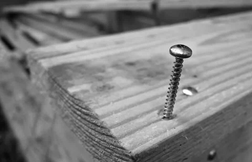Шурупы по дереву. Магнитный винт. Болт дерево металл. Wood screw без рекламы. Шуруп.