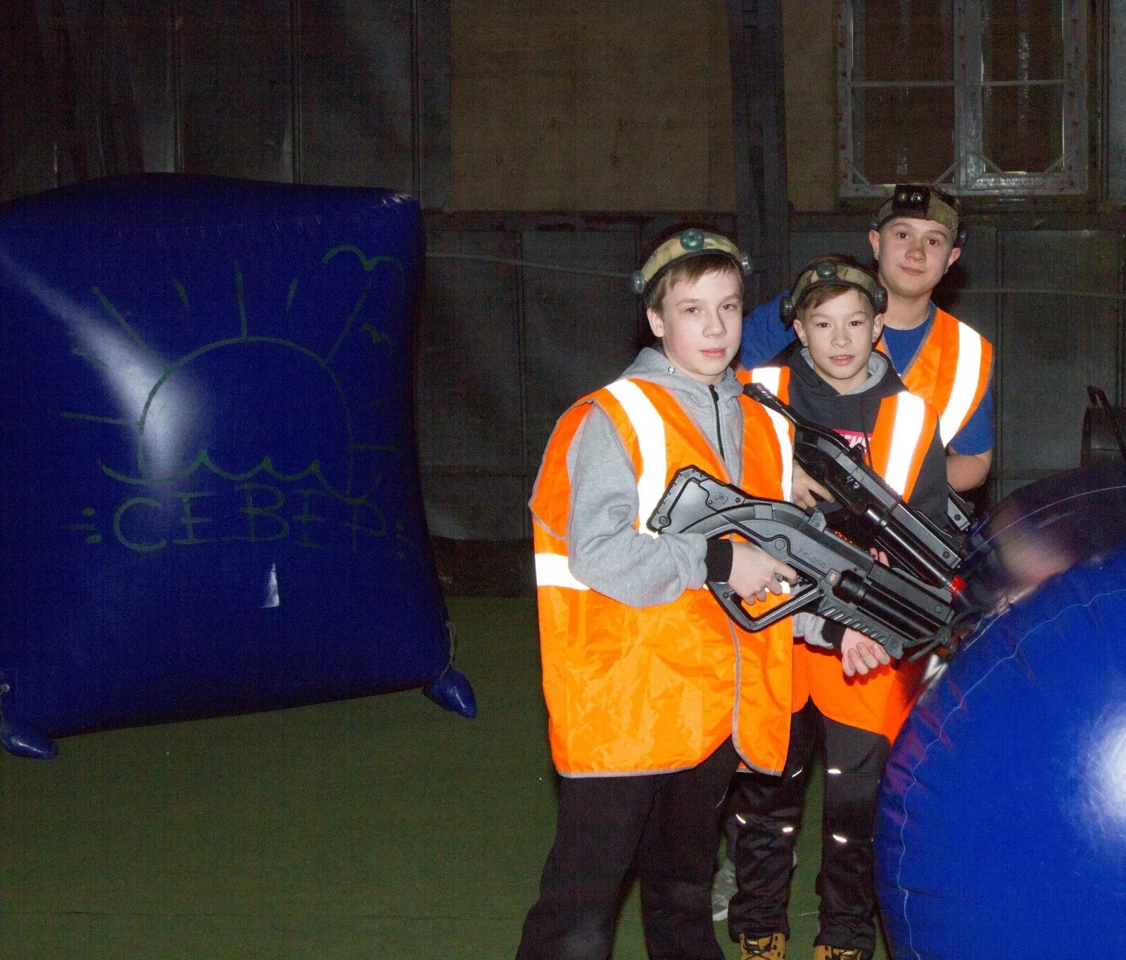 Советской армии 64 лазертаг. Лазертаг альтаир ярославль. Лазертаг надым. Лазертаг надым. Космик красная площадь лазертаг.