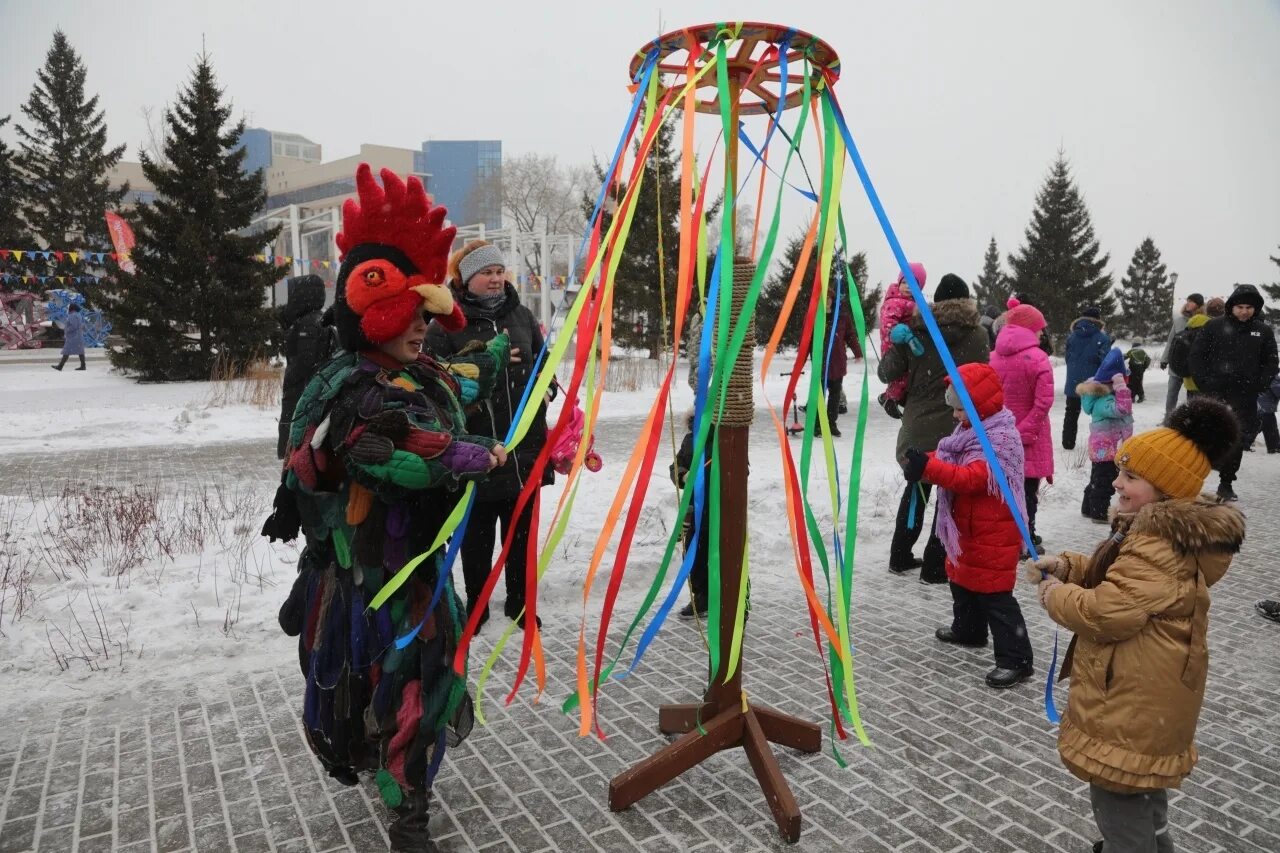 Масленица в красноярском крае 2024. Масленица встреча. Масленица на улице. Масленица праздник на улице. Красноярск праздники Масленица.