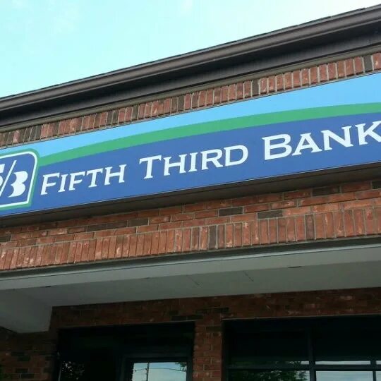 Банк 3 телефон. Fifth third Bank. Оранжево синий банк. Апельсин банк Ташкент.