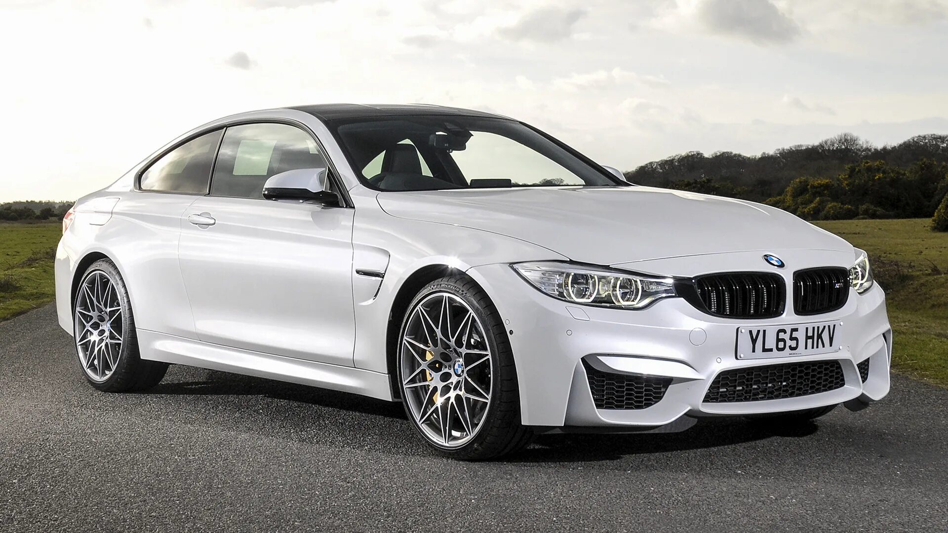 Бмв м3 компетишн цена. BMW m4 2016. БМВ м4 купе. БМВ м4 купе 2016. БМВ м4 Компетишн купе.