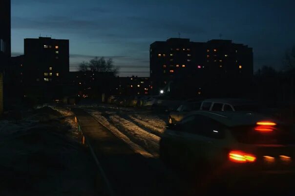 По ночам я во дворе вижу