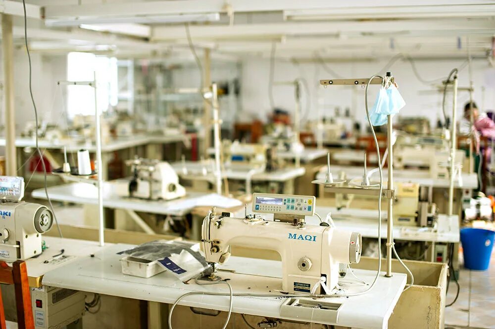 Швейная фабрика Дельта Астрахань. Швейный цех. Массовое производство одежды. Швейная фабрика в Китае.