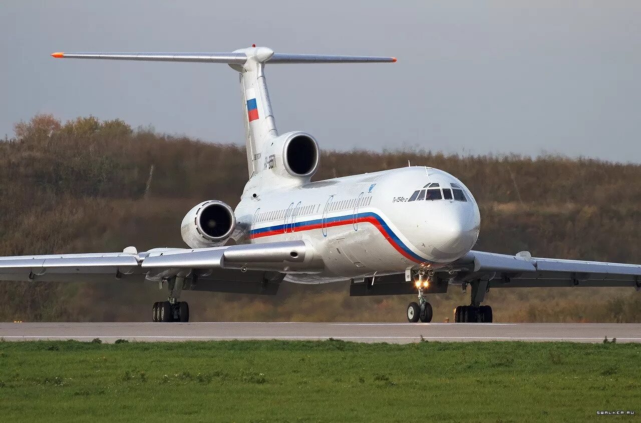 Гражданская авиация российская федерация. Ту-154 пассажирский самолёт. Ту 154м пассажирский. Самолет ту 154 м. Ту-154 реактивный самолёт.