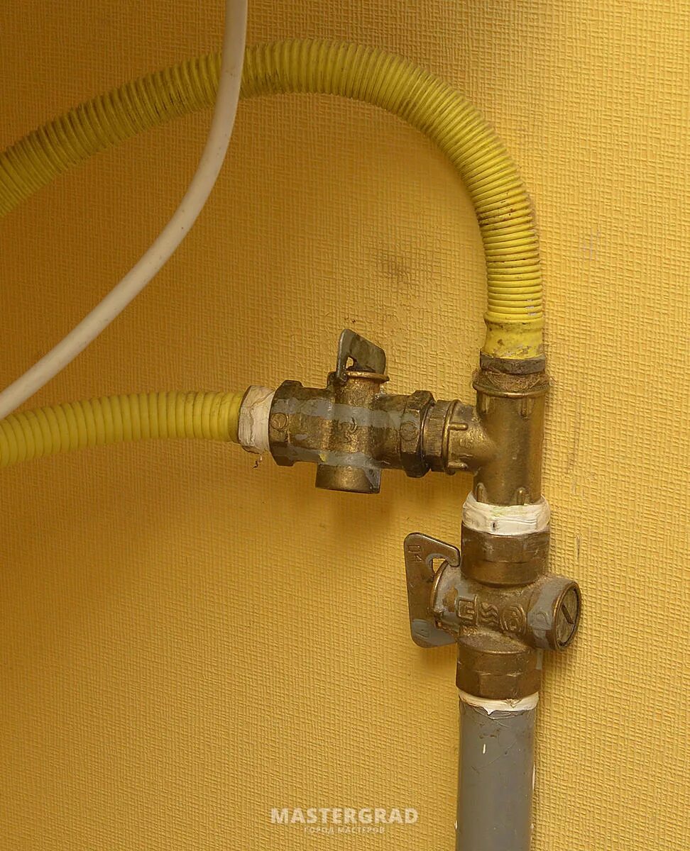 Соединить два газовых. Подключение плитки к газовому баллону схема. Газовая рампа для пропановых баллонов на 2 баллона. Редуктор gok для котла на 2 газовых баллона. Соединить два газовых.