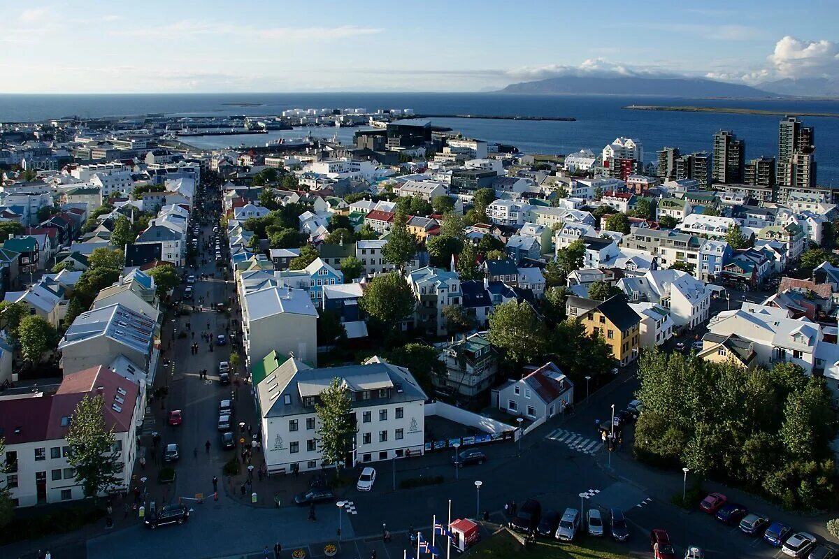 Исландия Рейкьявик. Исландия Рейкьявик окраины. Рейкьявик набережная. Столица Исландии - город Рейкьявик. Island город