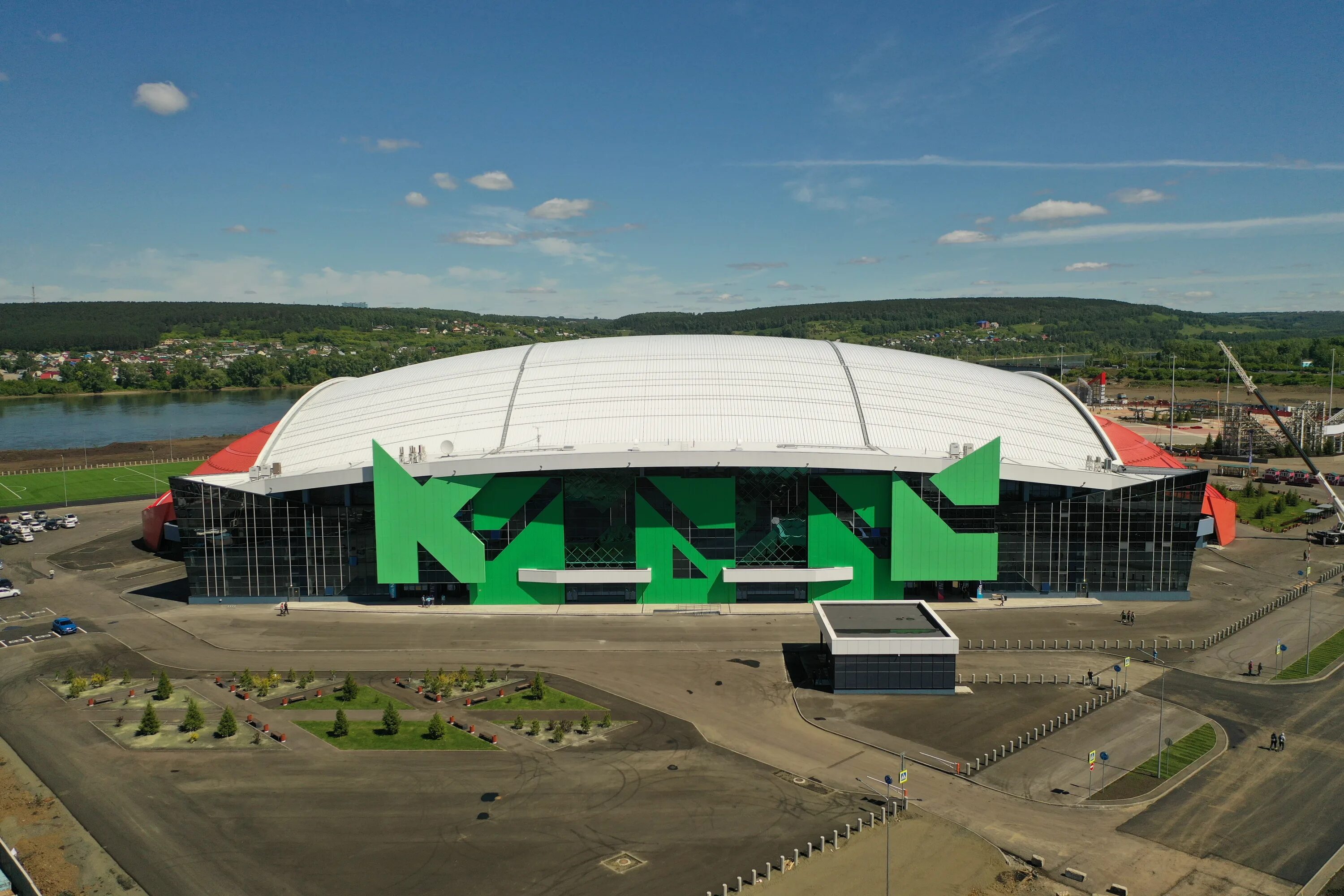 Ледовый дворец Кемерово каток. Ледовый дворец Кузбасс в Кемерово. ЛДК Арена Кемерово. Ледовая Арена Кузбасс Кемерово.