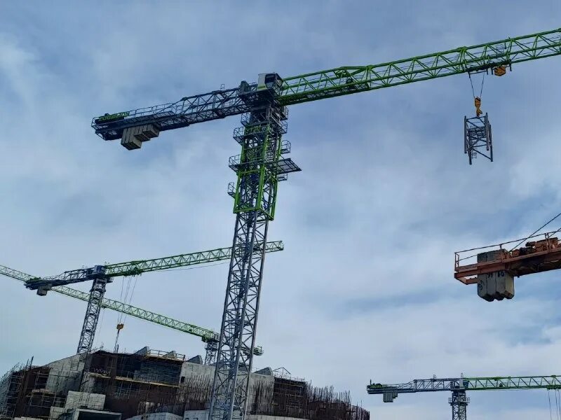 кран портальный зубр 770. индустриальный канал. индустриальный канал. керченский мост фото. индустриальный канал.