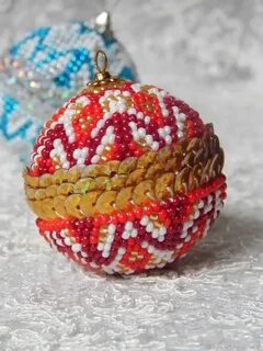 Новогодняя игрушка из бисера своими руками