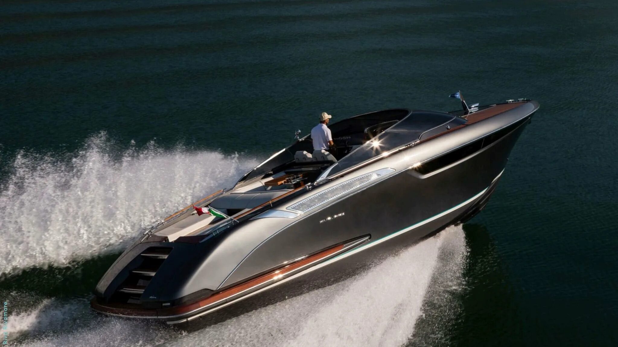 Riva turner. Катер riva rivamare. яхта riva rivamare. riva yachts 2025. яхта ривамаре 2019.