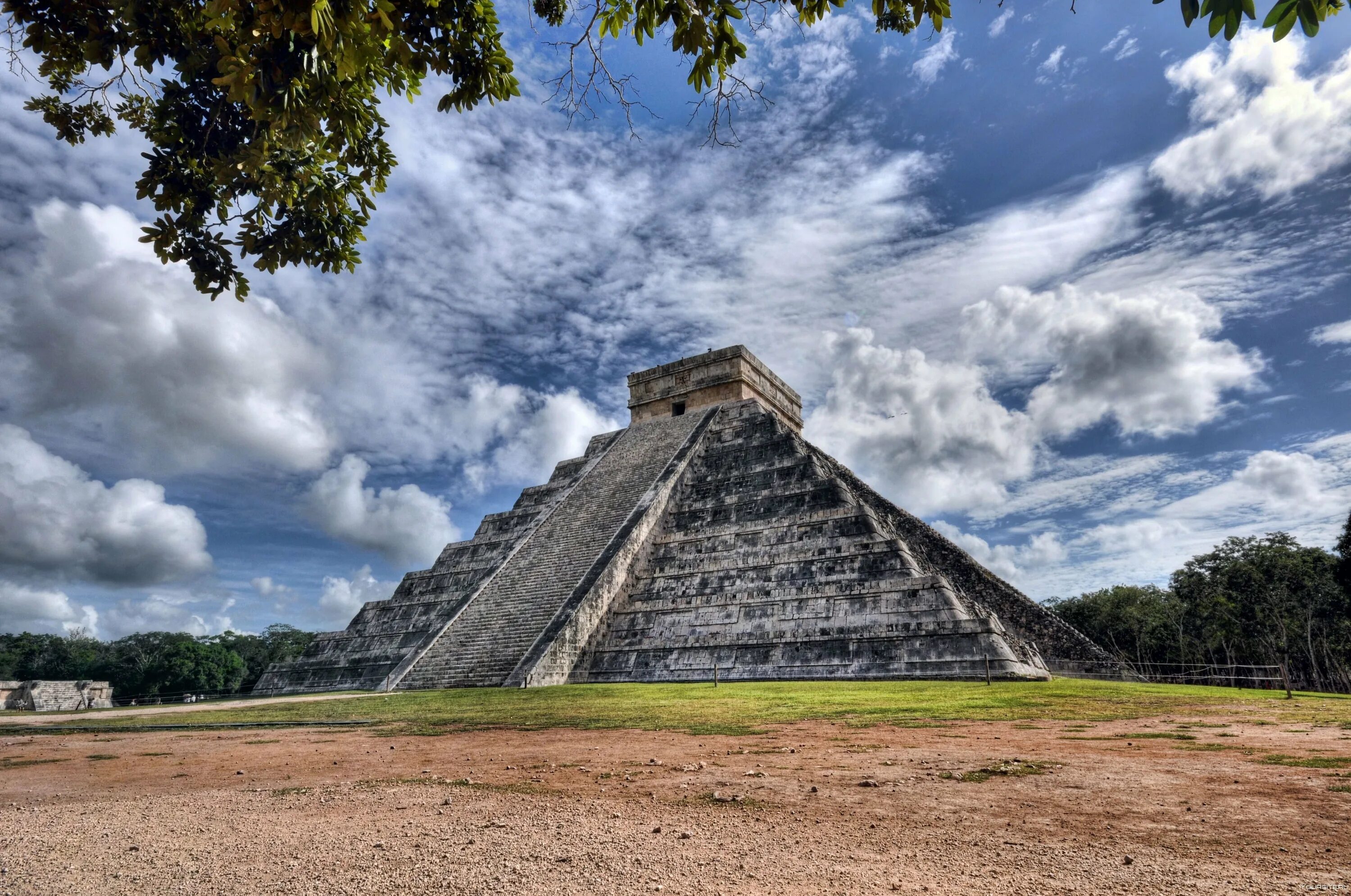 Древний город чичен ица. Пирамиды Чичен-ица в Мексике. Пирамида Майя в Мексике Чичен ица. Чичен-ица древний город Майя. Пирамида Майя Чичен-ица Майя.