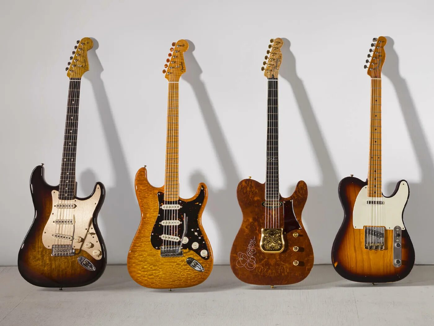 Гитара фирмы Fender. Электрогитары фирмы Fender. Американские фирмы гитар. Коллекция гитар.
