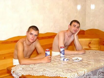 Два парня сауне
