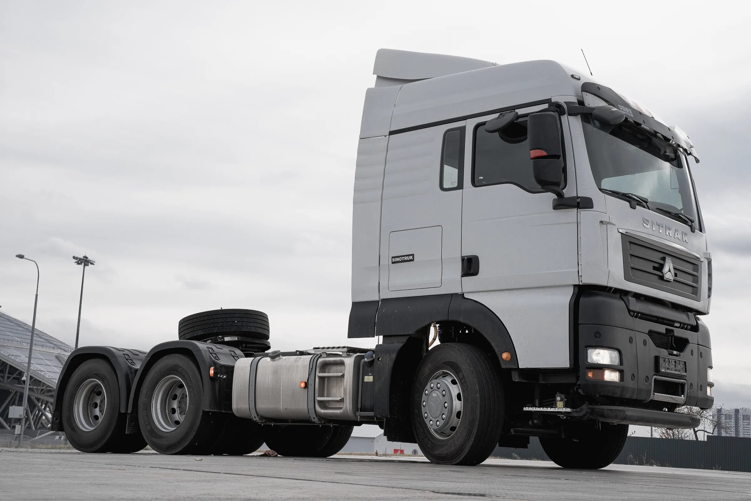 Sitrak тягач производитель. Скания 6х4 седельный тягач. Тягач sitrak 6x4. Тягач man sitrak. Тягач sitrak 6x4.