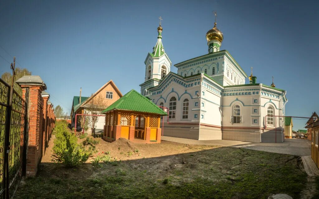 Успенский женский монастырь село Перевозное. Село Перевозное Удмуртии монастырь. Храм Перевозное Воткинский район. Успенский женский монастырь с. Перевозное Воткинского района.