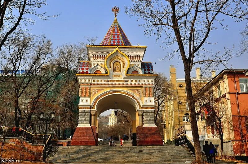 Триумфальная арка цесаревича николая. Арка цесаревича николая владивосток. Николаевские триумфальные ворота. Николаевские триумфальные ворота. Арка цесаревича николая (триумфальная арка владивостока.