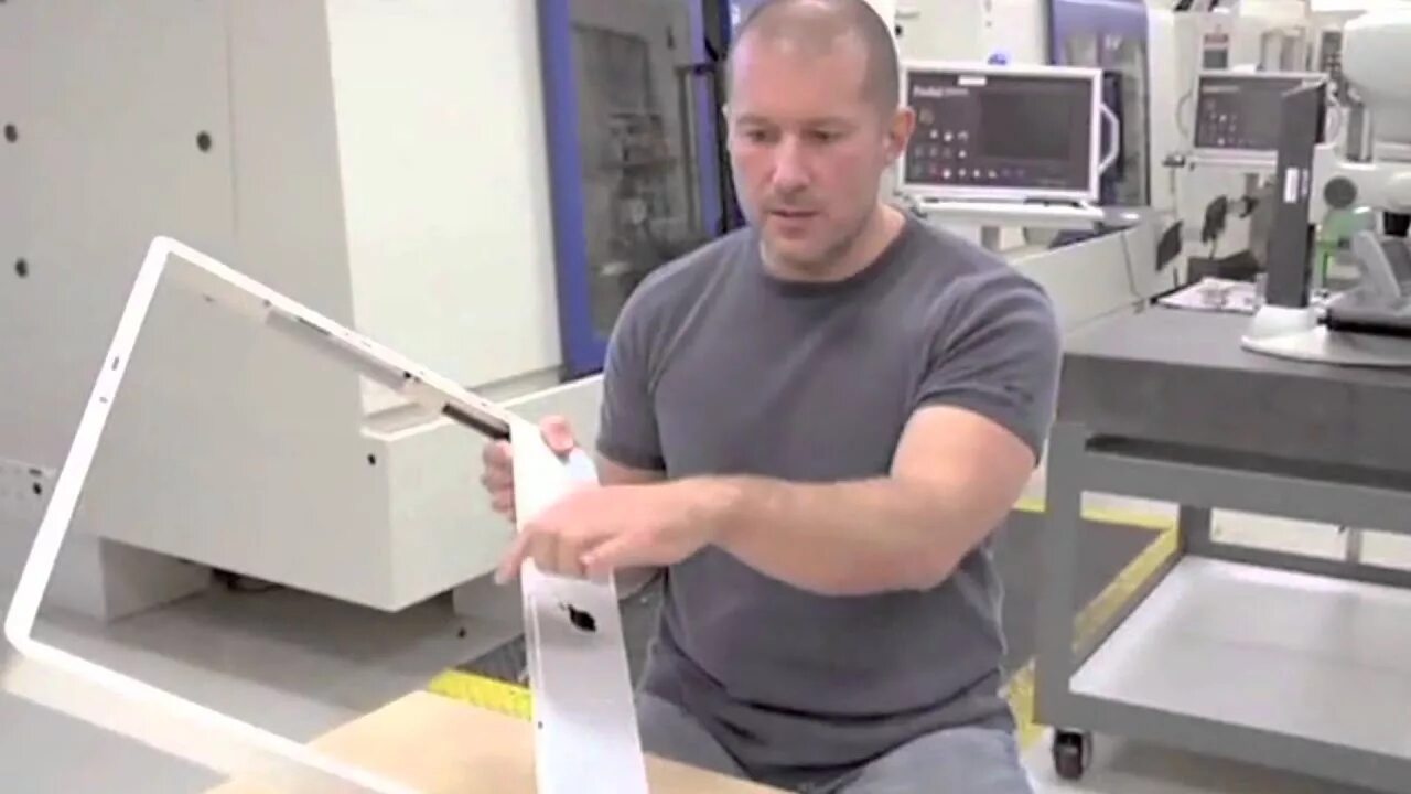 Steve worked has worked. Джонатан айв в молодости. дизайнер apple джонатан айв. steve jobs jony ive. steve jobs jony ive apple team.