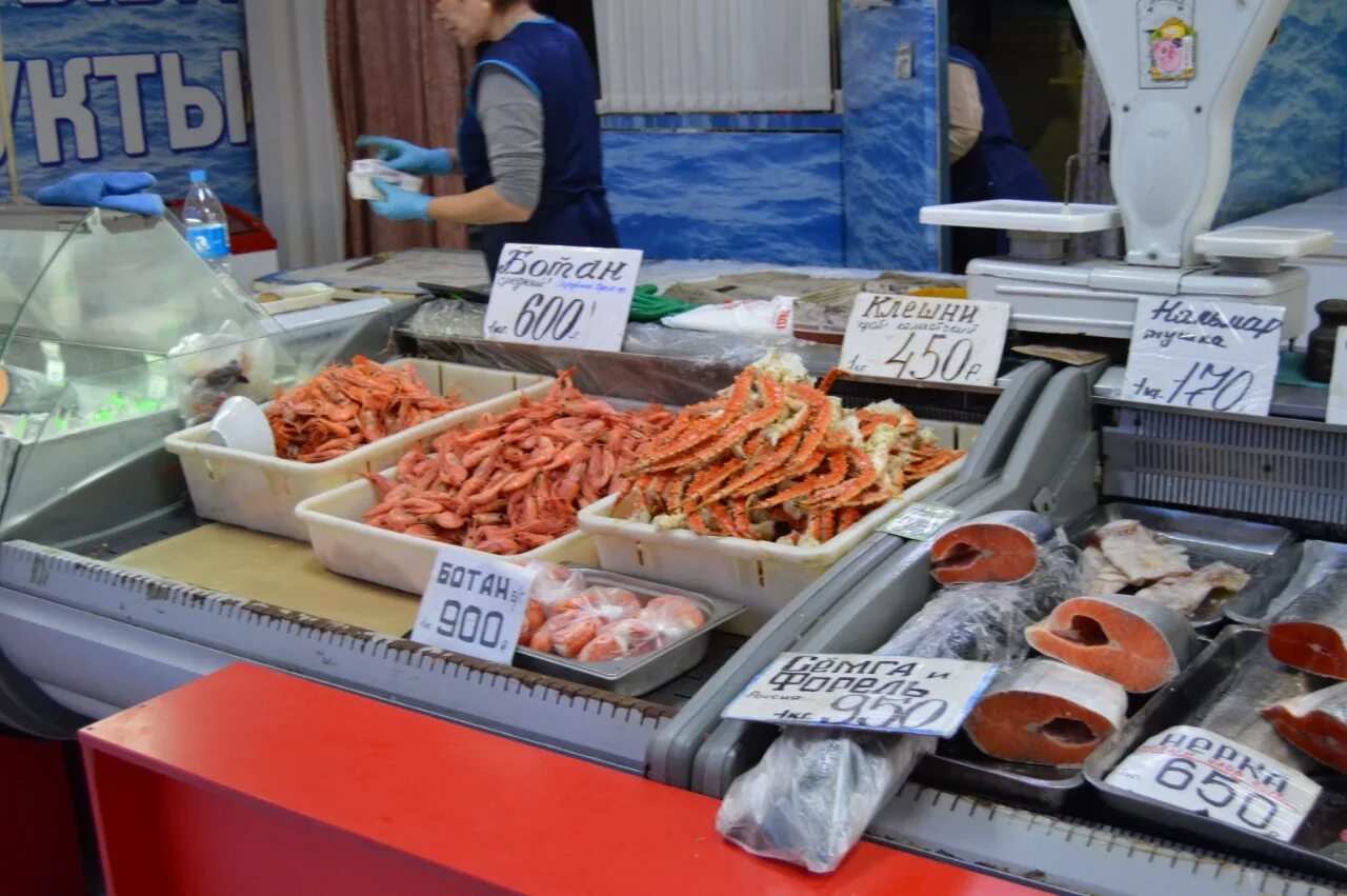 Купить рыбу во владивостоке. Рыбный рынок Владивосток вторая речка. Рыбный рынок берёзка, Владивосток. Рыбный рынок Владивосток первая речка. Рыбный рынок Владивосток 2023.