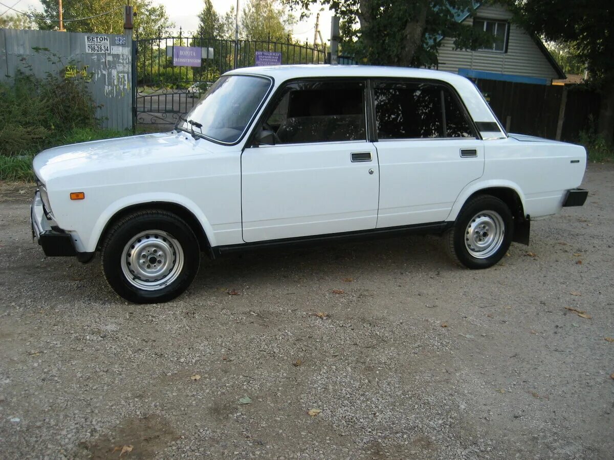 Ваз 2105 2011. Ваз 2105 б/у. Ваз 2107 белая на арбузах. Ваз 2105 бу. 2105 ростов.