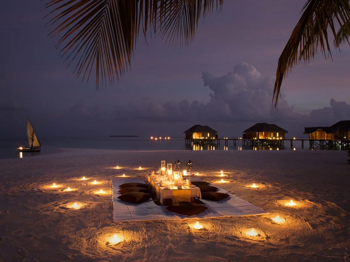 Conrad Maldives Rangali Island 5*. Рания Мальдивы. Сансет Бич Мальдивы. Ночной пляж