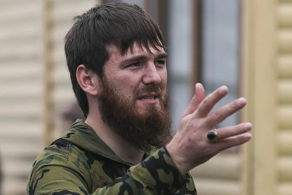 Уши чеченцев. Мэр Грозного Кадыров.