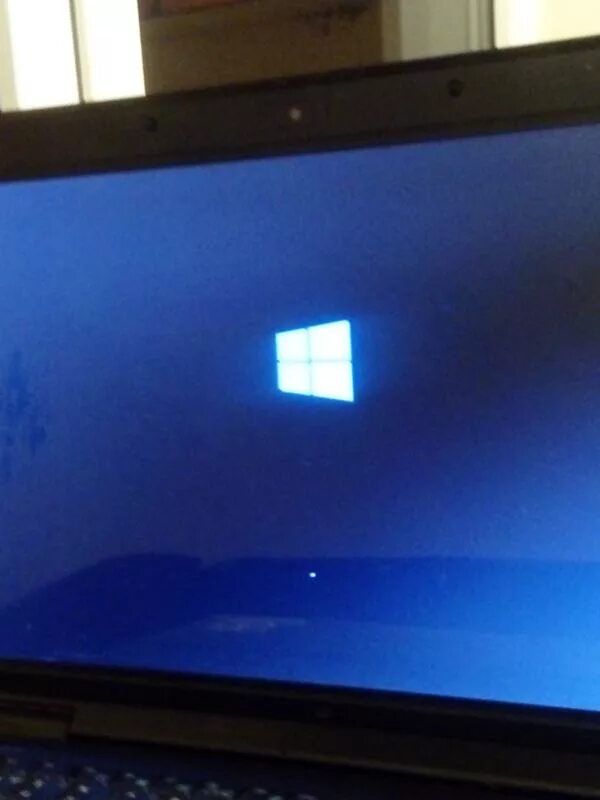 Ноут перезагружается. Перезагрузка ноутбука очень долго. Ноутбук долго. Ошибка на ноуте с синим экраном. Перезагрузка ноутбука очень долго.