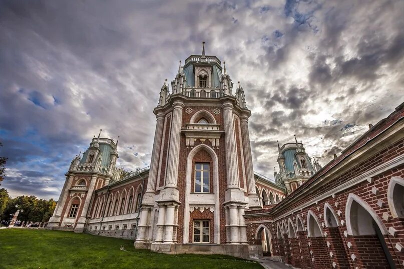Самые большие усадьбы москвы. Дворец шереметьевых в кусково. Усадьба кусково в москве. Пикник в усадьбе кусково. Царицыно (дворцово-парковый ансамбль).