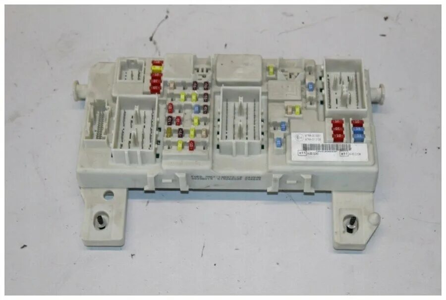 Купить автозапчати для Ford Focus II 2005-2011 Электрооснащение Блок предохранит