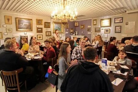 Евгенич бар. Владеет кафе. Владеет кафе. Кукан кафе казань. Баку брянск.