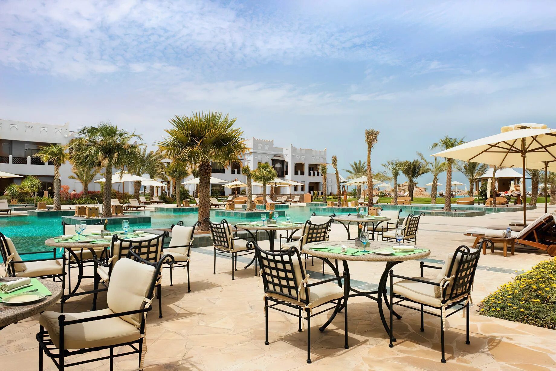 Sharq village. The Ritz-Carlton 5* Катар. Sharq Village Spa. Шарк Виладж Ритц Карлтон Доха отель.