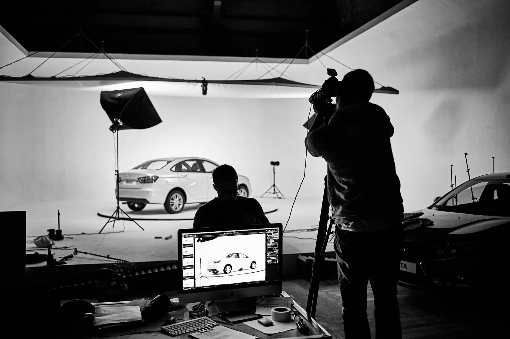 Pm studio. Pm studio москва. Фотостудия с черной циклорамой москва. Съемка клипа на циклораме. Президент студия циклорама.