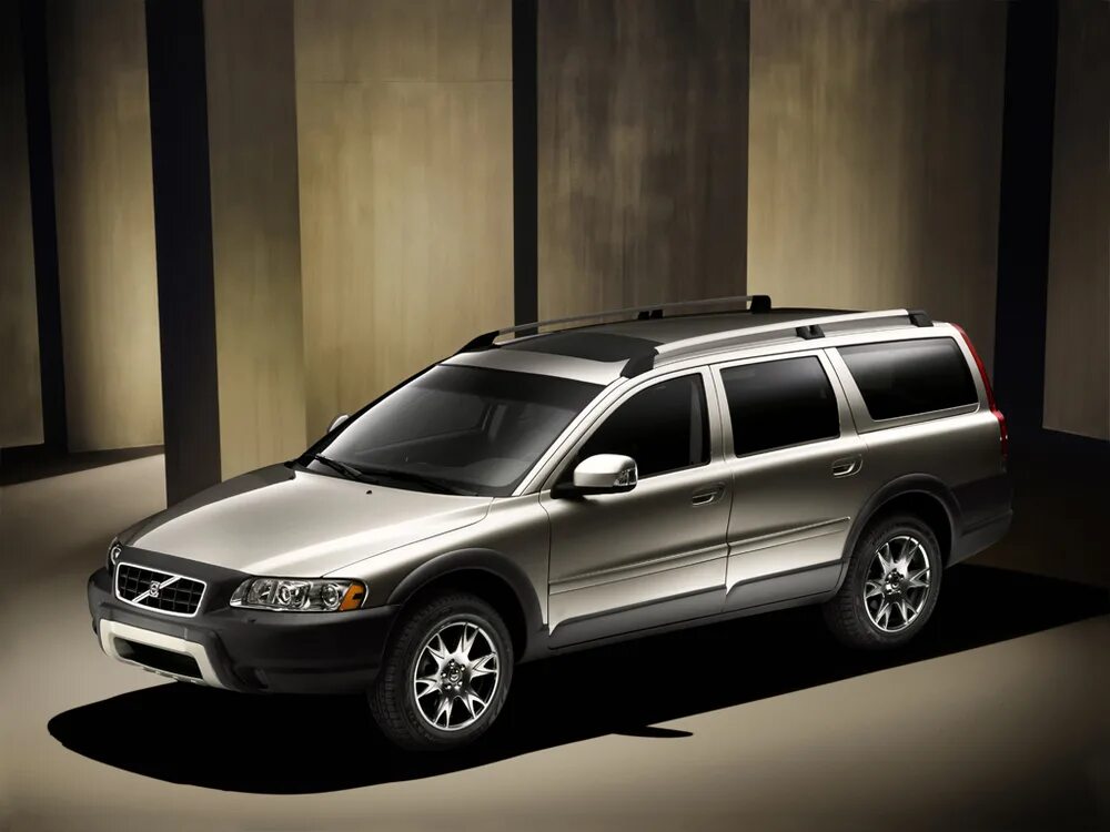 Volvo xc70 поколения. Volvo v70/xc70. Volvo v70xc 2004. Volvo xc70 2005. Volvo xc70 i.