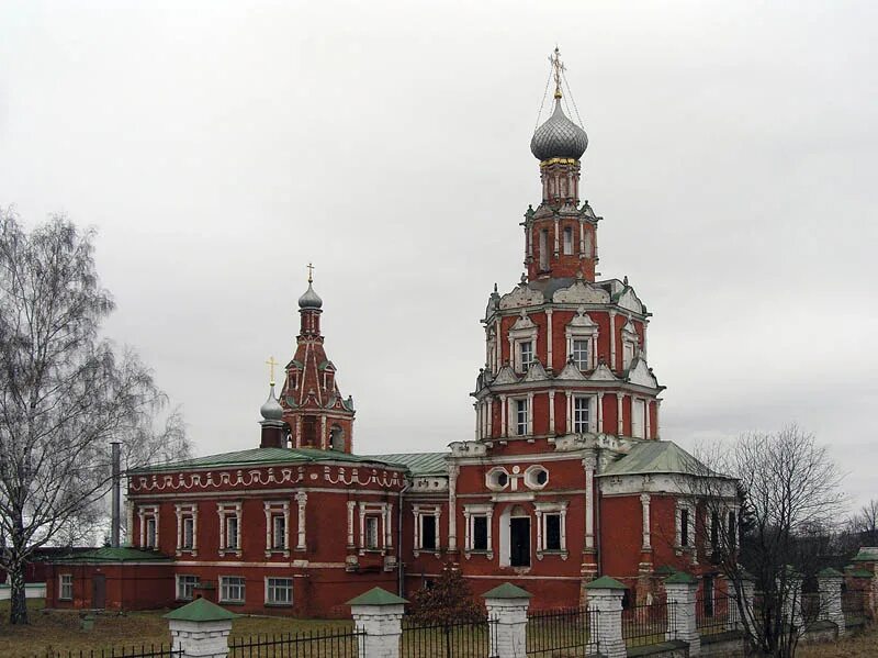 Усадьба софрино. Храм в Софрино Московской области. Софрино. Храм иконы Божией матери Смоленская. Храм в Софрино Пушкинского района. Усадьба Софрино Пушкинский район.