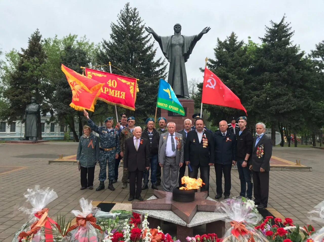 Станица новопокровская краснодарский край дома. Станица Новопокровская Краснодарский край. Мемориальный комплекс в ст.Новопокровской Краснодарского края. Достопримечательности станица Новопокровская Краснодарский край. Станица Новопокровская Новопокровский район.