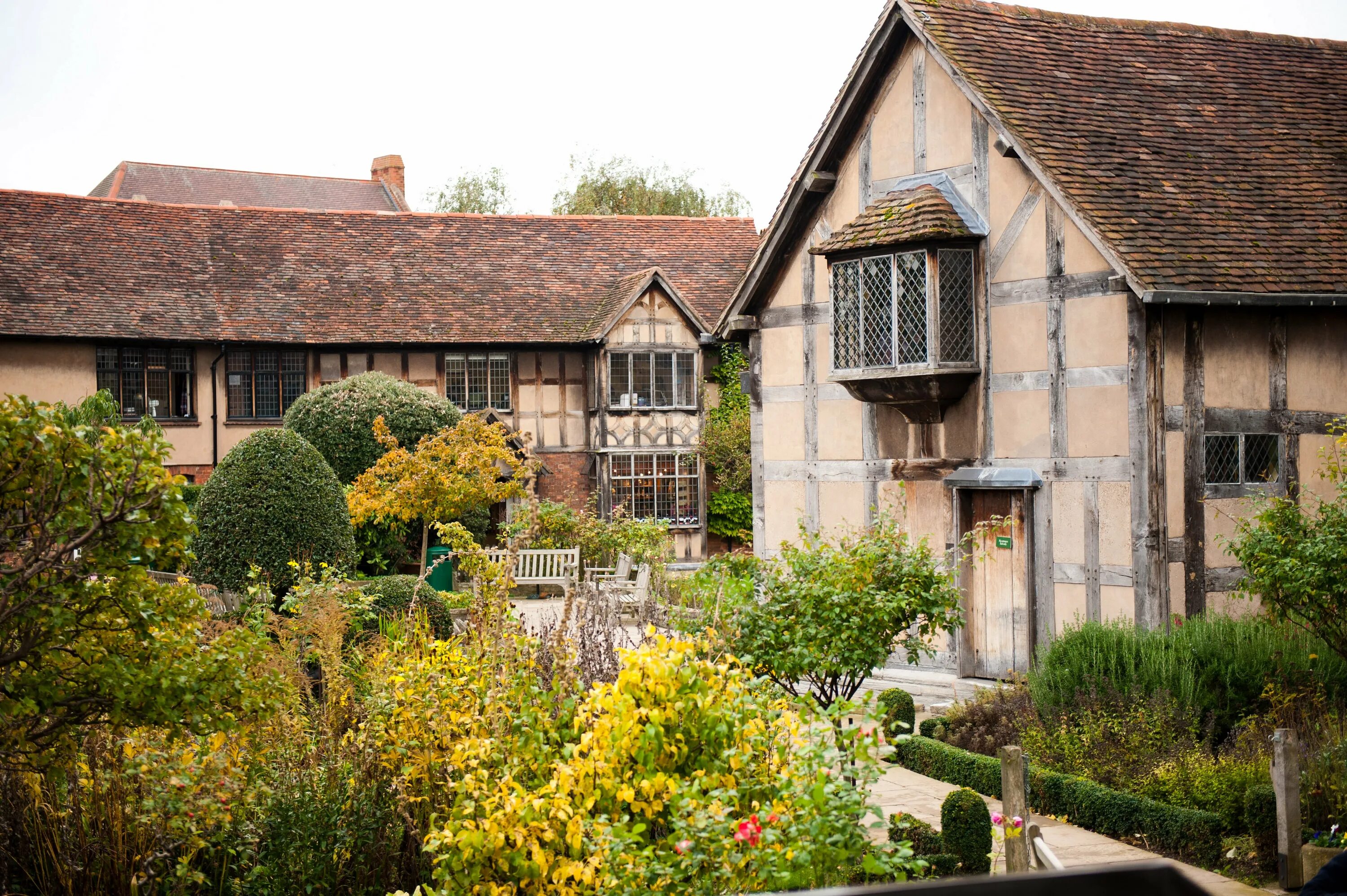 The place where i. Дом-музей Шекспира Англия. Stratford upon Avon Shakespeare's House. Дом Уильяма Шекспира. Стратфорд-апон-эйвон Шекспир.
