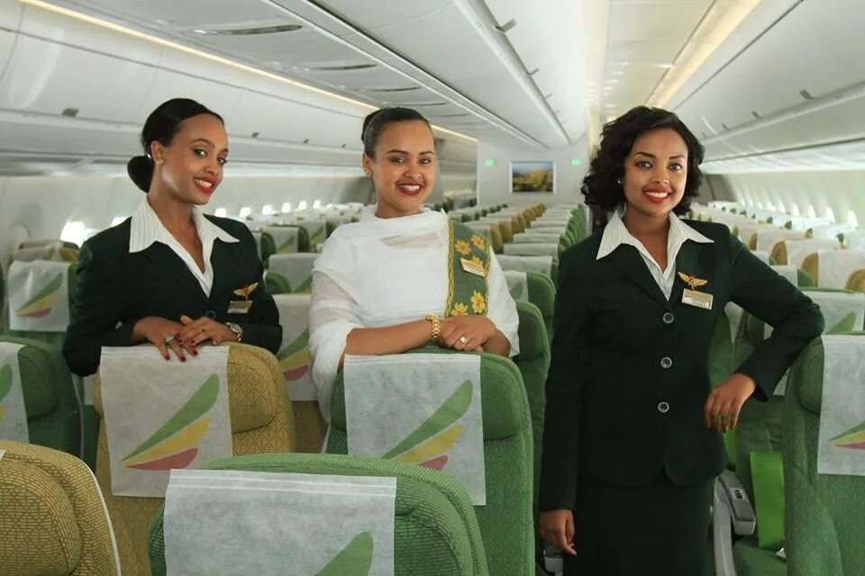 Ethiopian airlines отзывы. Ethiopian Airlines стюардессы. АК Ethiopian Airlines. Ethiopian Airlines форма стюардесс.